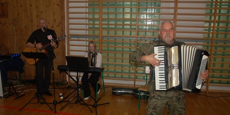 Powiększ grafikę: 11-listopada-narodowe-swieto-niepodleglosci-653531.jpg