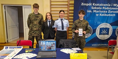 Powiększ grafikę: 4-lo-z-oms-na-targach-szkol-683547.jpg