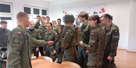Powiększ grafikę: 4c-i-3c-biora-udzial-w-szkoleniu-wojskowym-659346.jpg