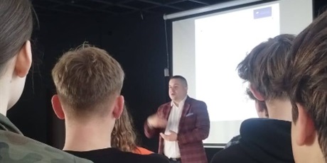 Powiększ grafikę: 4lozoms-w-projekcie-na-drodze-do-rozwoju-pomorska-szkola-obywatelska-start-656023.jpg