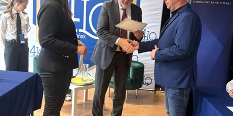 Debata szkolna o finansach NBP