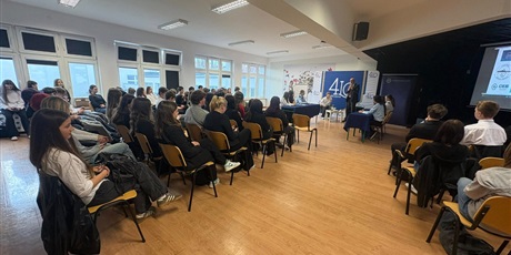 Powiększ grafikę: debata-szkolna-o-finansach-nbp-683544.jpg