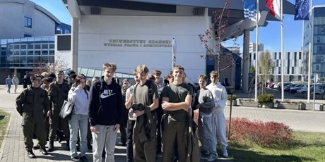 Powiększ grafikę: dzien-adwokata-688920.jpg