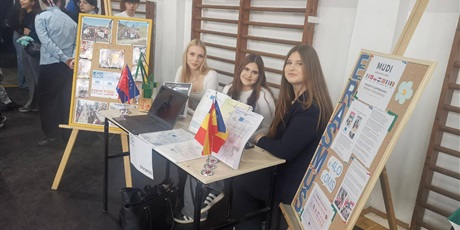 Powiększ grafikę: dzien-otwarty-w-iv-lo-683848.jpg