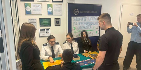 Powiększ grafikę: dzien-otwarty-w-iv-lo-683856.jpg