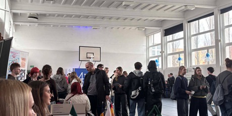 Powiększ grafikę: dzien-otwarty-w-iv-lo-683863.jpg