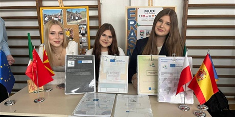 Powiększ grafikę: dzien-otwarty-w-iv-lo-683866.jpg