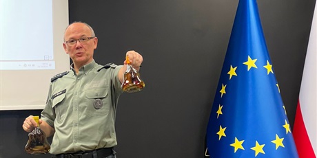 Powiększ grafikę: dzien-w-urzedzie-651666.jpg