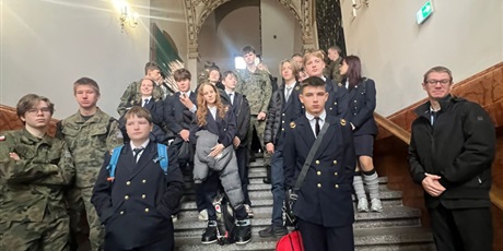 Powiększ grafikę: dzien-w-urzedzie-651667.jpg