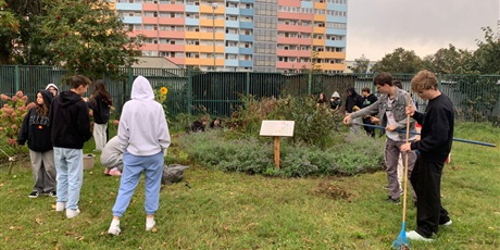 Powiększ grafikę: edukacja-obywatelska-codziennie-na-lekcjach-przerwach-w-realu-555270.jpg