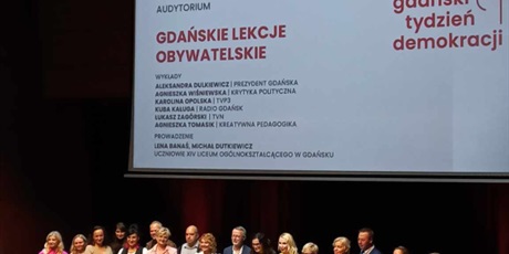 Powiększ grafikę: gdanskie-lekcje-obywatelskie-iv-edycja-rowniez-z-uczniami-4-lo-552922.jpg