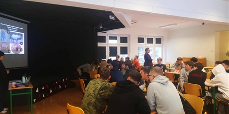 Powiększ grafikę: i-etap-szkolnego-quizu-674423.jpg