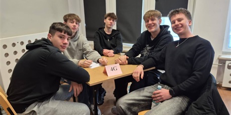 Powiększ grafikę: i-etap-szkolnego-quizu-674426.jpg