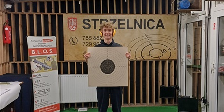 Powiększ grafikę: klasa-1b-pozdrawia-ze-strzelnicy-662691.jpg