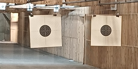 Powiększ grafikę: klasa-1b-pozdrawia-ze-strzelnicy-662697.jpg