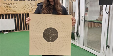 Powiększ grafikę: klasa-1b-pozdrawia-ze-strzelnicy-662699.jpg