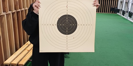 Powiększ grafikę: klasa-1b-pozdrawia-ze-strzelnicy-662700.jpg