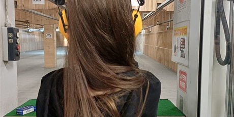 Powiększ grafikę: klasa-1b-pozdrawia-ze-strzelnicy-662702.jpg