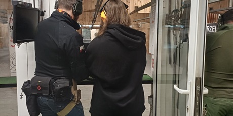 Powiększ grafikę: klasa-1b-pozdrawia-ze-strzelnicy-662704.jpg