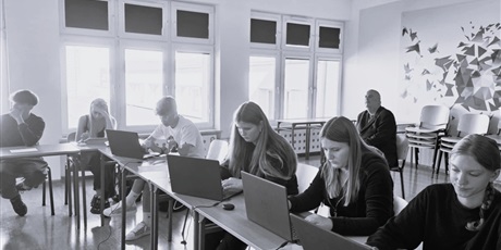 Powiększ grafikę: kolejna-klasa-medialna-rozpoczyna-swoja-przygode-638798.jpg