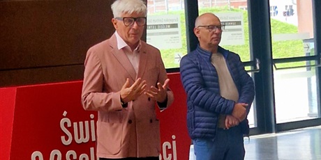 Powiększ grafikę: miedzyszkolna-lekcja-obywatelska-636695.jpg