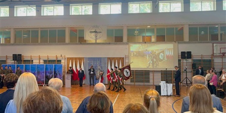 Powiększ grafikę: obchody-80-lecia-iv-lo-698806.jpg