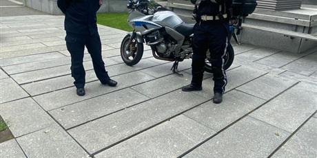 Powiększ grafikę: pierwsza-pomoc-i-warsztaty-policyjne-w-centrum-rozwoju-talentow-624400.jpg