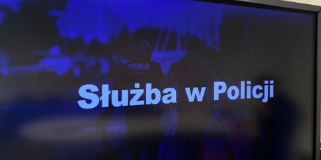 Powiększ grafikę: pierwsza-pomoc-i-warsztaty-policyjne-w-centrum-rozwoju-talentow-624401.jpg