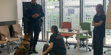 Powiększ grafikę: pierwsza-pomoc-i-warsztaty-policyjne-w-centrum-rozwoju-talentow-624504.jpg