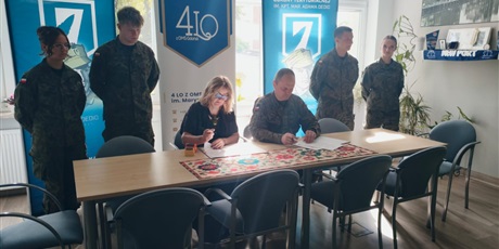 Powiększ grafikę: podpisanie-porozumienia-miedzy-ivlo-z0ms-a-7-pomorska-brygada-obrony-terytorialnej-710884.jpg