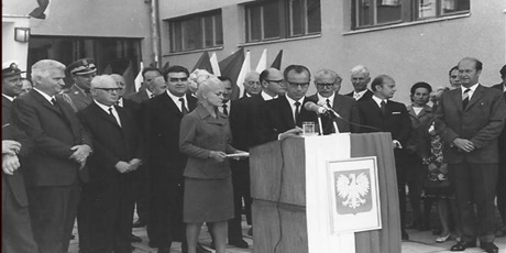 Powiększ grafikę: rok-jubileuszowy-szkoly-640380.jpg