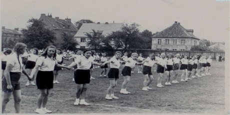 Powiększ grafikę: rok-jubileuszowy-szkoly-640383.jpg