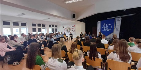 Powiększ grafikę: rok-jubileuszowy-szkoly-640422.jpg