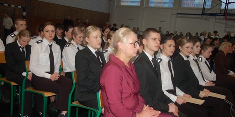 Powiększ grafikę: slubowanie-klas-pierwszych-680870.jpg
