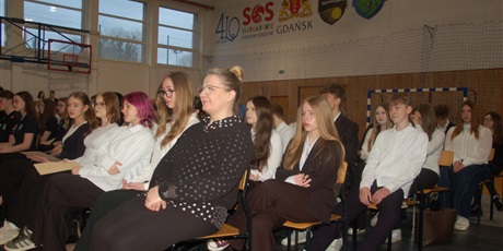 Powiększ grafikę: slubowanie-klas-pierwszych-680875.jpg