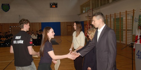 Powiększ grafikę: slubowanie-klas-pierwszych-680881.jpg
