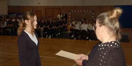 Powiększ grafikę: slubowanie-klas-pierwszych-680885.jpg