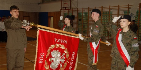 Powiększ grafikę: slubowanie-klas-pierwszych-680896.jpg