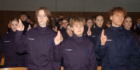 Powiększ grafikę: slubowanie-klas-pierwszych-680900.jpg