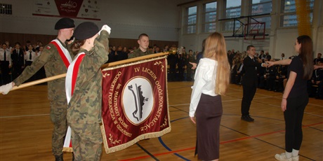 Powiększ grafikę: slubowanie-klas-pierwszych-680903.jpg