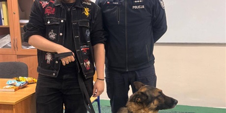 Powiększ grafikę: spotkanie-1b-2b-3b-ze-st-asp-lukaszem-wrzoskowiczem-659355.jpg