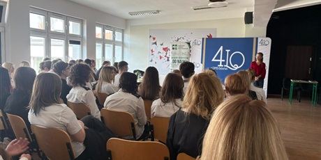 Powiększ grafikę: spotkanie-z-patronatem-powislanska-akademia-nauk-stosowanych-684711.jpg