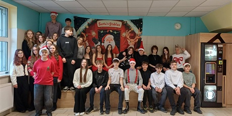 Powiększ grafikę: wigilia-w-iv-lo-667187.jpg