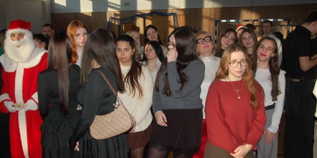 Powiększ grafikę: wigilia-w-iv-lo-667194.jpg