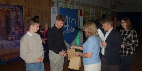 Powiększ grafikę: wigilia-w-iv-lo-667197.jpg