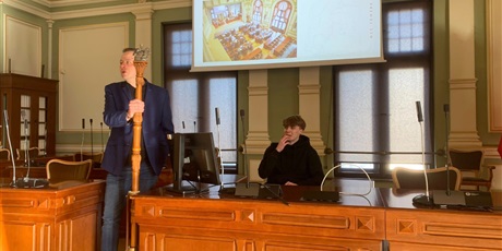 Powiększ grafikę: wizyta-w-siedzibie-rady-miasta-gdanska-678414.jpg