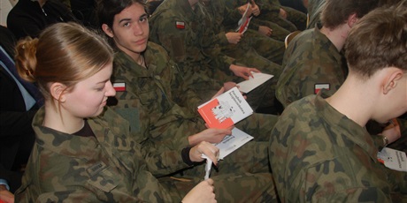 Powiększ grafikę: wizyta-wojewody-pomorskiej-w-iv-lo-679018.jpg