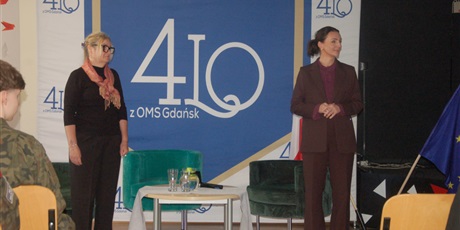 Powiększ grafikę: wizyta-wojewody-pomorskiej-w-iv-lo-679026.jpg