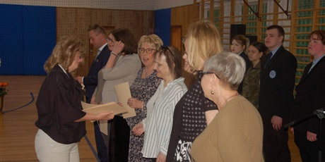 Powiększ grafikę: za-nami-uroczyste-zakonczenie-roku-klas-maturalnych-689216.jpg