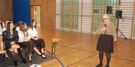 Powiększ grafikę: za-nami-uroczyste-zakonczenie-roku-klas-maturalnych-689221.jpg